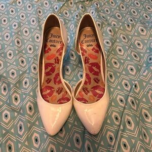 Size 9 white Juicy Couture heels